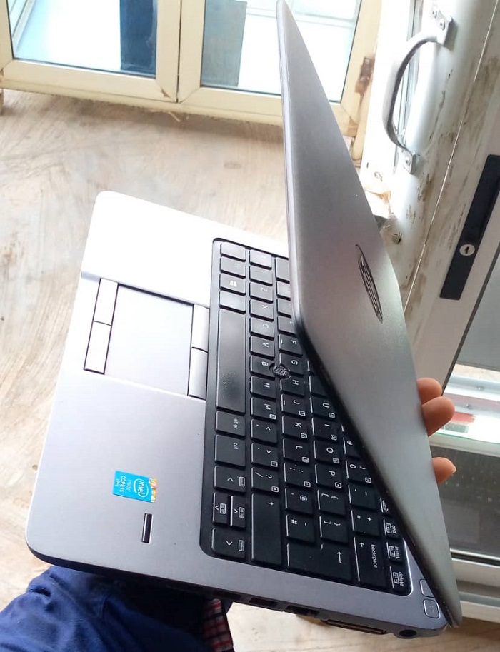Hp EliteBook 820 G2 01