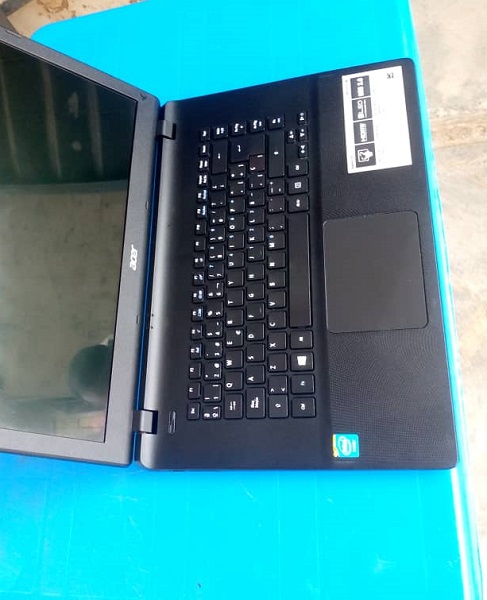 Acer Aspire E15 Laptop 02