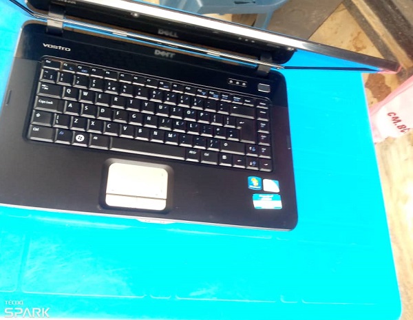 Dell Vostro 1015 Laptop 03