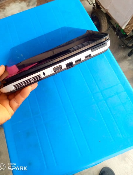 Dell Vostro 1015 Laptop 04