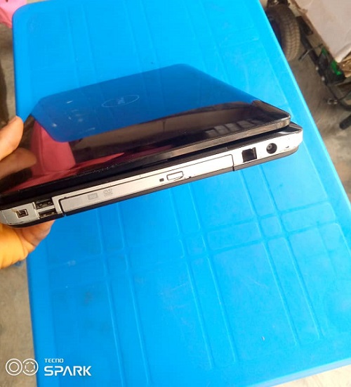 Dell Vostro 1015 Laptop 05