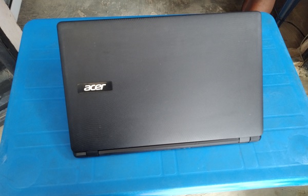 Acer Aspire Es1-531 01
