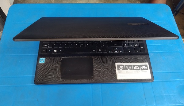 Acer Aspire Es1-531 04